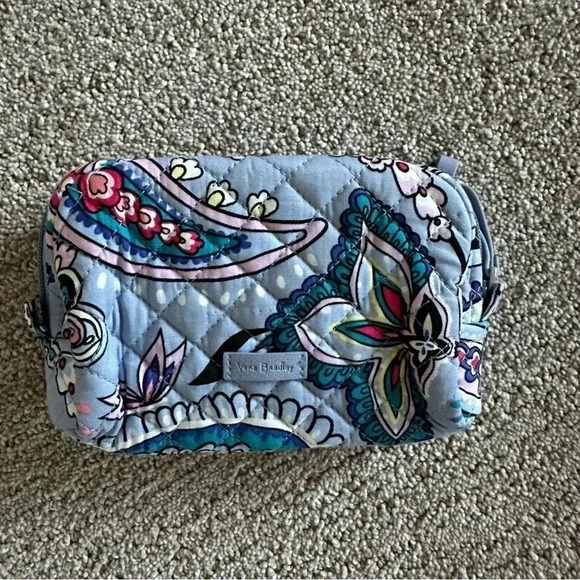 VERA BRADLEY~MINI SIZE~ICONIC Zip Cosmetic Bag~MAKANI PAISLEY - Picture 1 of 6